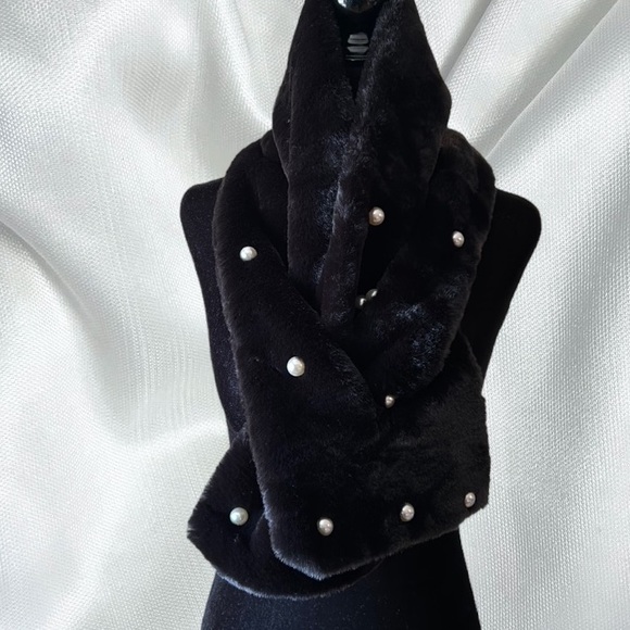 FAUX FUR black soft scarf with pearls appliqués 42.5 inches long - Picture 2 of 10